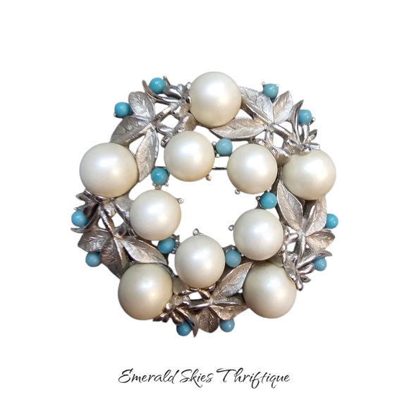 Sarah Coventry Jewelry - Sarah Coventry "Alaskan Summer" Large Flower Wreath Pin free Shipping